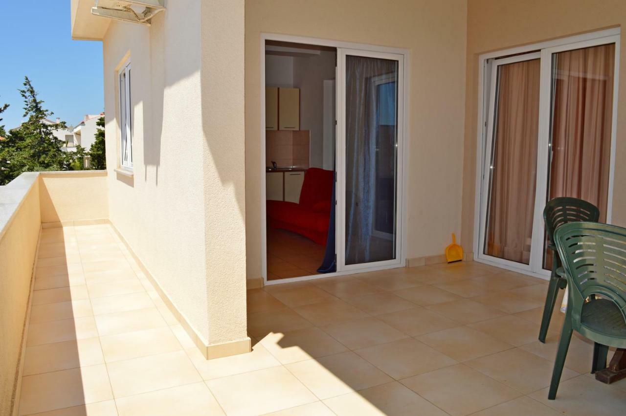 Apartmani Macak II Novalja Exteriér fotografie