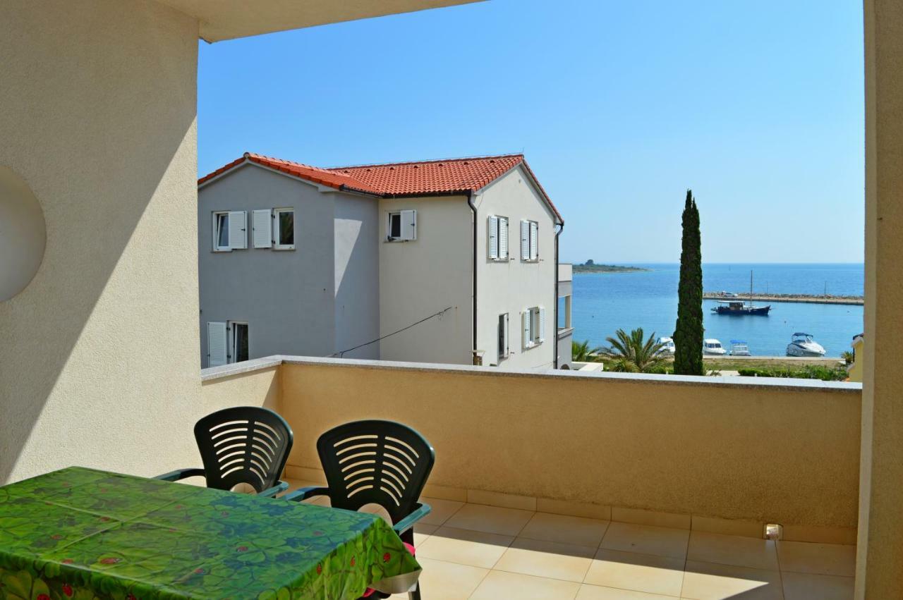 Apartmani Macak II Novalja Exteriér fotografie