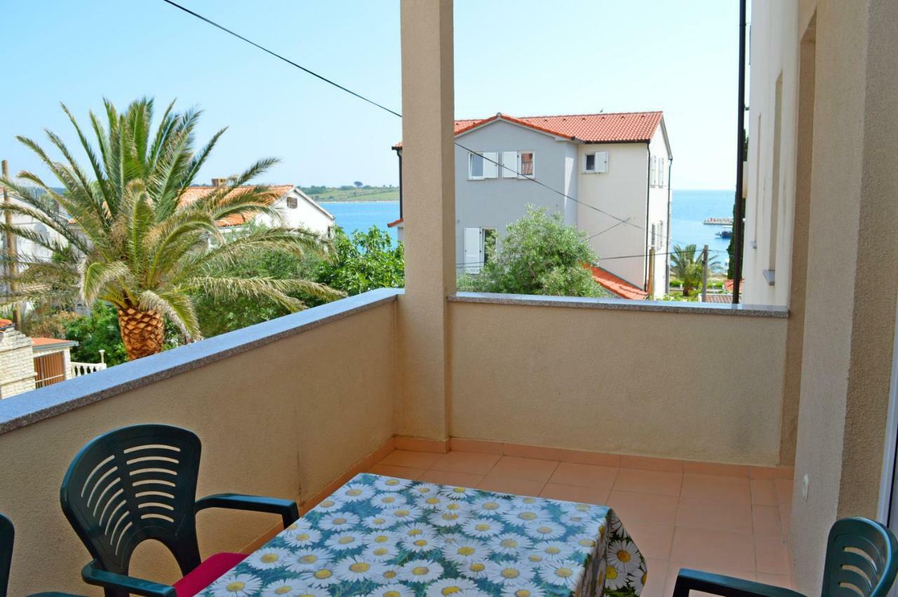 Apartmani Macak II Novalja Exteriér fotografie