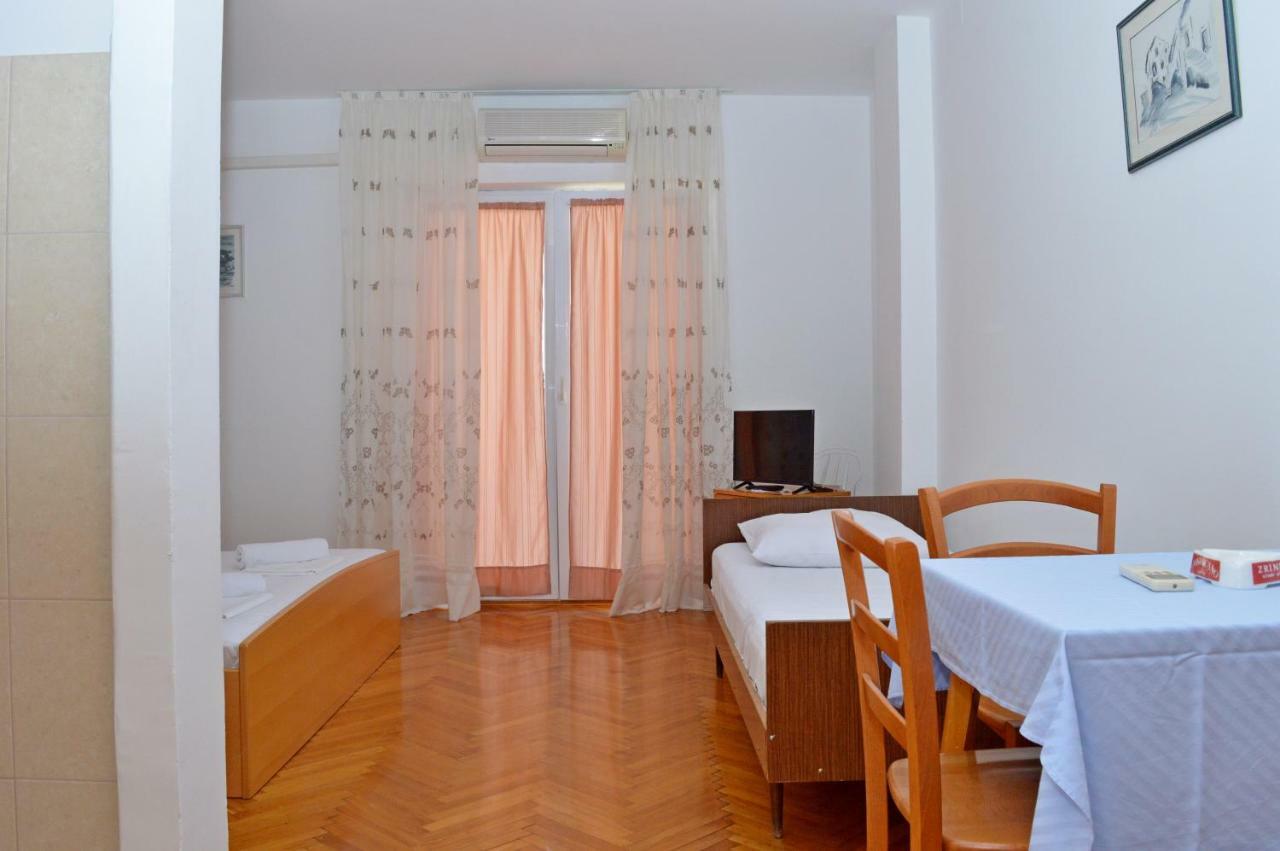 Apartmani Macak II Novalja Exteriér fotografie